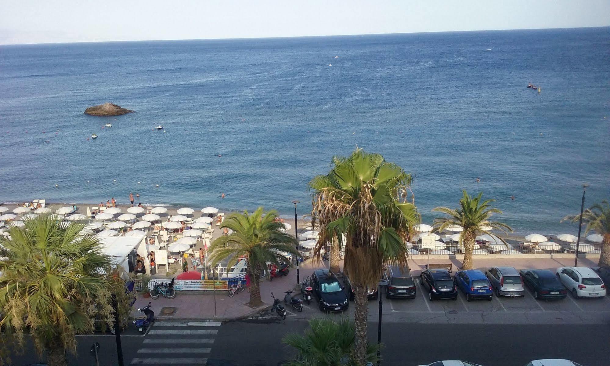 Elihotel Sant'Alessio Siculo Ngoại thất bức ảnh
